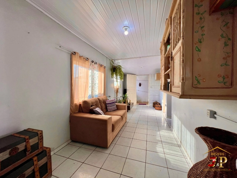 Linda casa bem localizada com 2 dormitórios e piscina: 12ª foto da galeria de imagens do imóvel