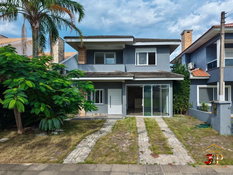 Casa de padrão exemplar no condomínio Condado: 4ª foto da galeria de imagens do imóvel