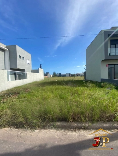 Terreno extremamente bem localizado a poucos passos do mar: 1ª foto da galeria de imagens do imóvel