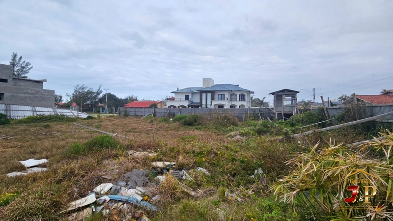 Terreno com 351m²a duas quadras do mar pronto para construir: 4ª foto da galeria de imagens do imóvel