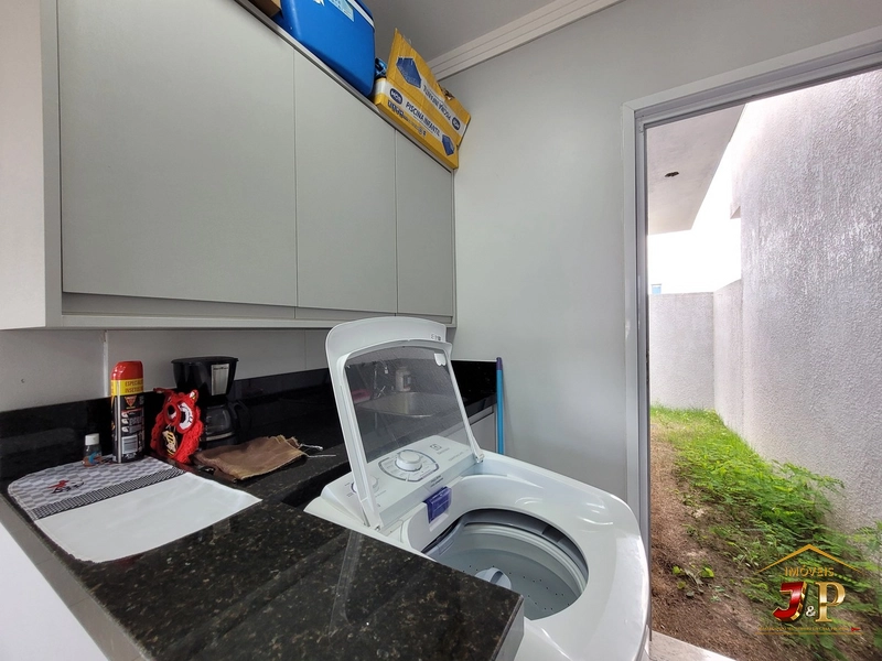 Casa com 2 dormitórios a alguns passos do mar: 3ª foto da galeria de imagens do imóvel