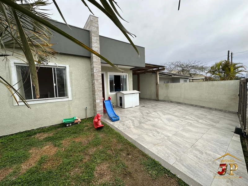 Casa aconchegante com 2 dormitórios: 2ª foto da galeria de imagens do imóvel
