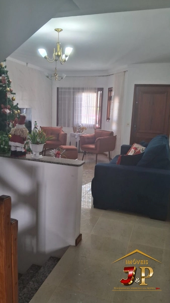 Sobrado de 3 andares, com 4 dormitórios e piscina: 9ª foto da galeria de imagens do imóvel