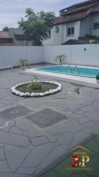 Sobrado de 3 andares, com 4 dormitórios e piscina: 22ª foto da galeria de imagens do imóvel