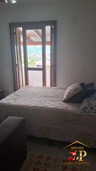 Sobrado de 3 andares, com 4 dormitórios e piscina: 6ª foto da galeria de imagens do imóvel
