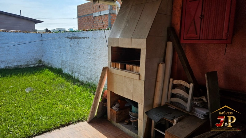Casa bem localizada, com 2 dormitórios e terreno inteiro: 2ª foto da galeria de imagens do imóvel