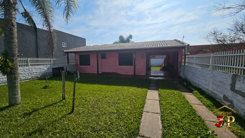 Casa bem localizada, com 2 dormitórios e terreno inteiro: 5ª foto da galeria de imagens do imóvel