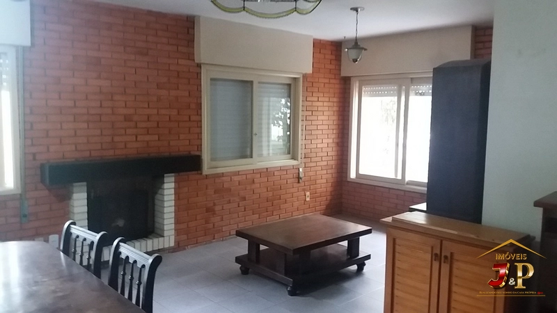 Casa com 660m²de terreno com 3 dormitórios: 2ª foto da galeria de imagens do imóvel