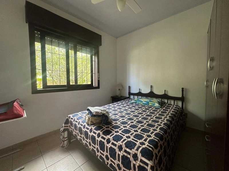Casa com 3 dormitórios e 3 terrenos, a poucos passos do mar: 4ª foto da galeria de imagens do imóvel