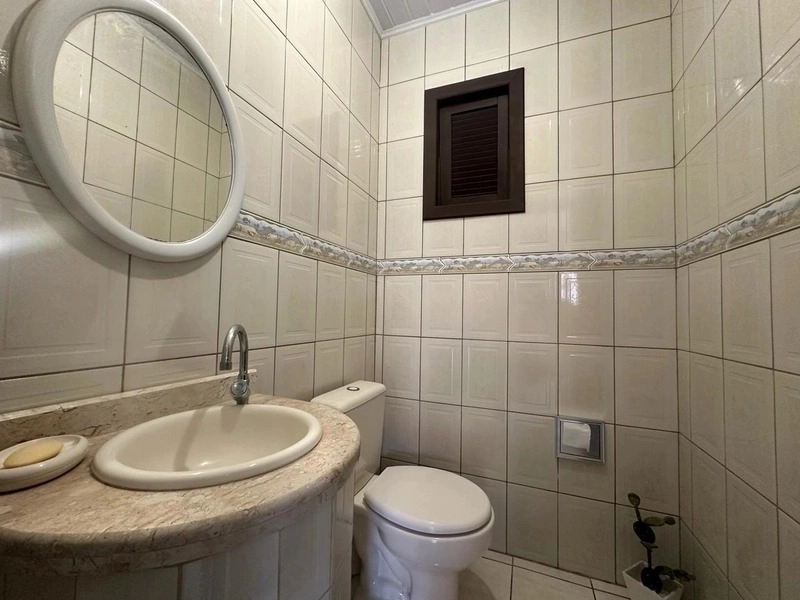 Casa com 3 dormitórios e 3 terrenos, a poucos passos do mar: 6ª foto da galeria de imagens do imóvel