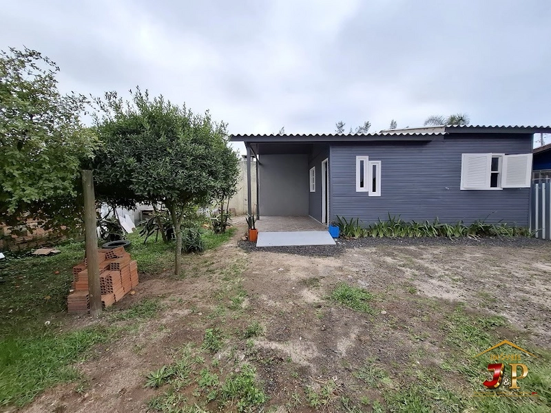 Casa aconchegante com 2 dormitórios: 1ª foto da galeria de imagens do imóvel