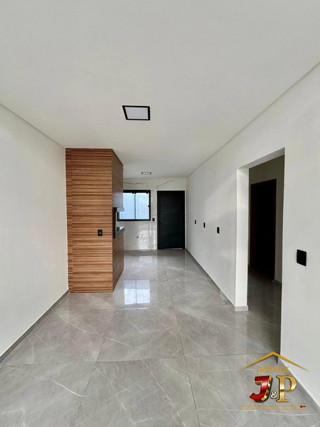 Casa bem localizada com 2 dormitórios: 6ª foto da galeria de imagens do imóvel