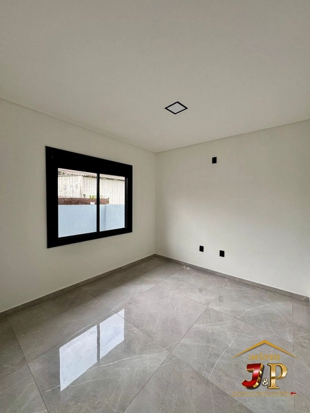 Casa bem localizada com 2 dormitórios: 10ª foto da galeria de imagens do imóvel