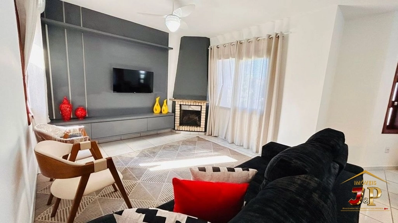 Casa belíssima com 3 quartos e piscina: 7ª foto da galeria de imagens do imóvel