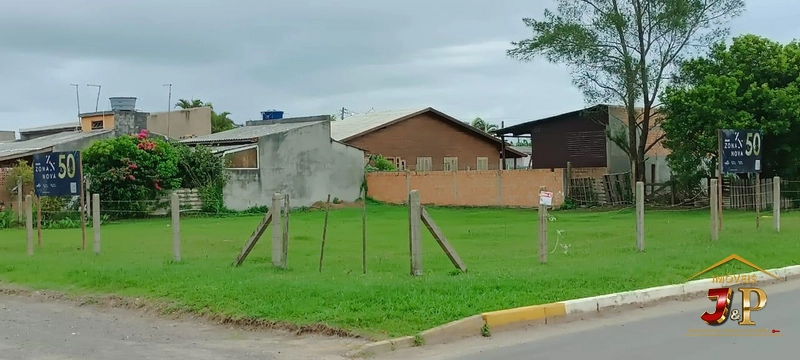 terreno de esquina muito bem localizado com 675m²: 3ª foto da galeria de imagens do imóvel