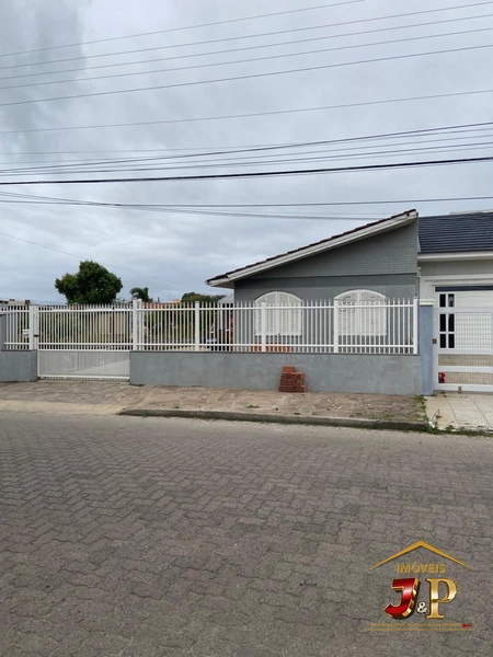 Casa com 2 dormitórios, quiosque e piscina: 16ª foto da galeria de imagens do imóvel