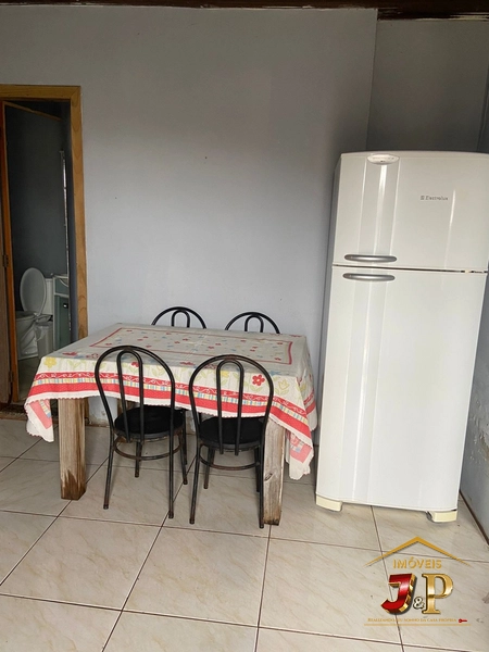 Casa com 2 dormitórios, quiosque e piscina: 17ª foto da galeria de imagens do imóvel