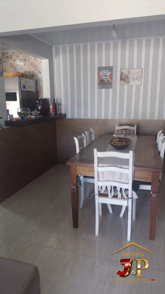 Casa com 2 dormitórios, quiosque e piscina: 5ª foto da galeria de imagens do imóvel