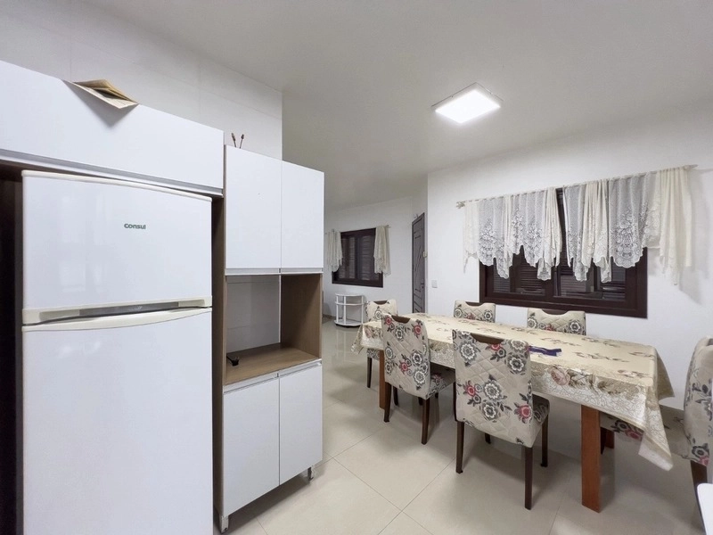 Casa com 3 dormitórios próxima a praia: 9ª foto da galeria de imagens do imóvel
