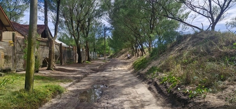 Enorme terreno de esquina pé na areia: 6ª foto da galeria de imagens do imóvel