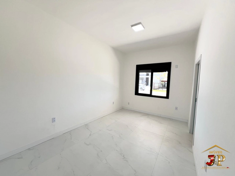 Casa no bairro araçá apenas 450 metros do mar: 9ª foto da galeria de imagens do imóvel