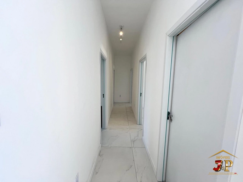 Casa no bairro araçá apenas 450 metros do mar: 7ª foto da galeria de imagens do imóvel