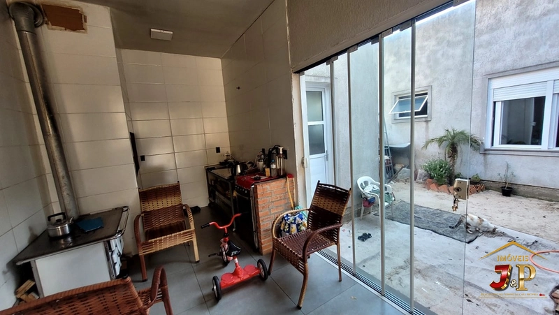 Casa à Venda em Capão Novo - Village: 3ª foto da galeria de imagens do imóvel