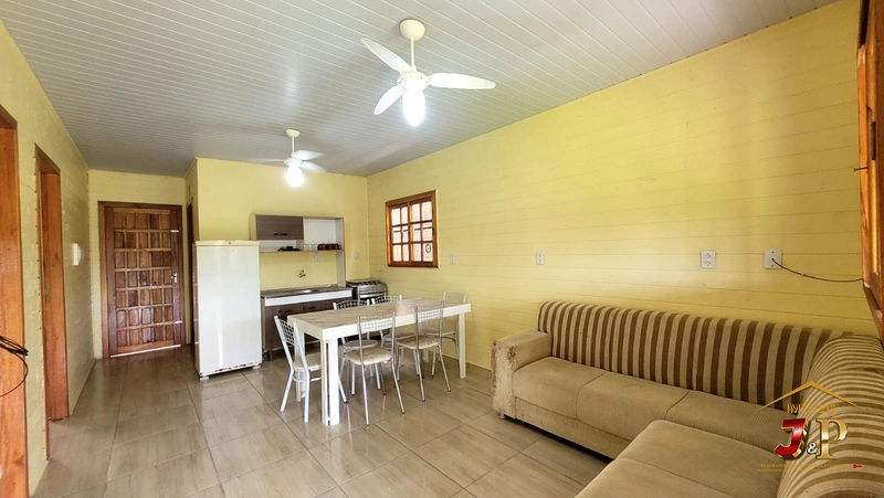 Casa pra locação 3 quadras do mar e no bairro araçá!: 6ª foto da galeria de imagens do imóvel