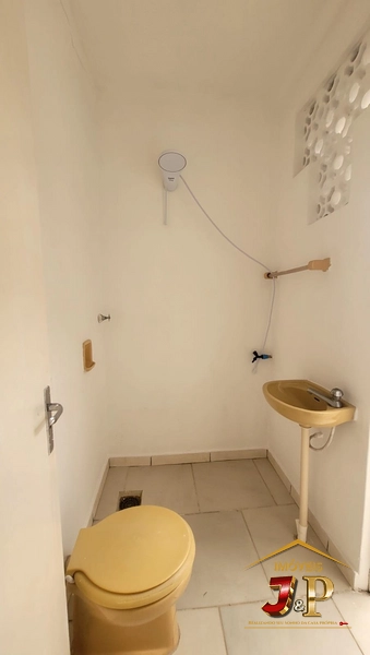 Casa pra locação 3 quadras do mar e no bairro araçá!: 8ª foto da galeria de imagens do imóvel