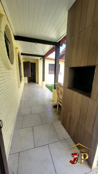 Casa pra locação 3 quadras do mar e no bairro araçá!: 5ª foto da galeria de imagens do imóvel