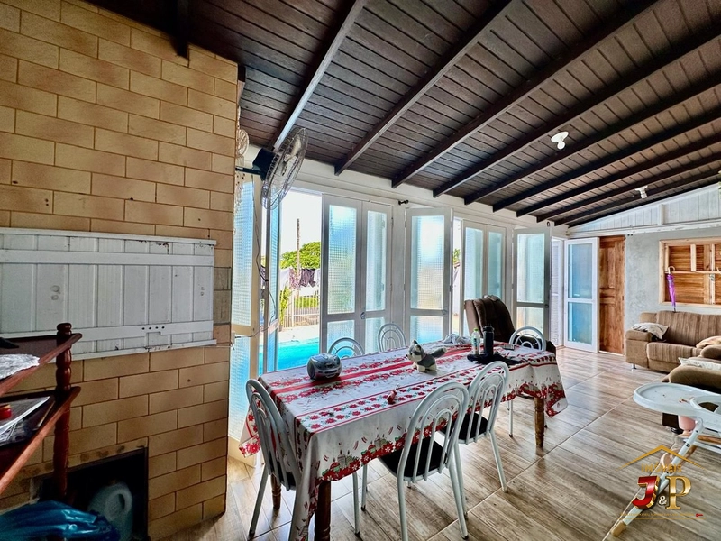 Casa com estrutura para um caminhão: 9ª foto da galeria de imagens do imóvel