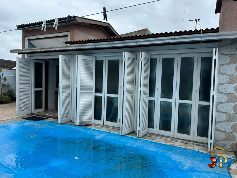 Casa com estrutura para um caminhão: 2ª foto da galeria de imagens do imóvel