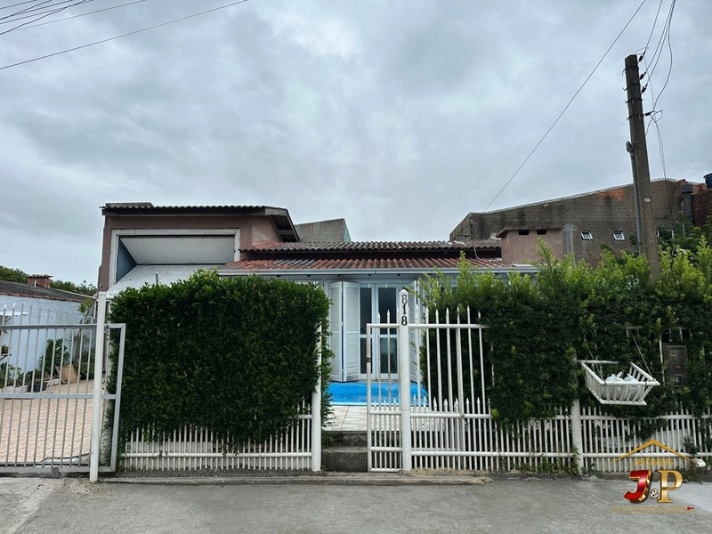 Casa com estrutura para um caminhão: 1ª foto da galeria de imagens do imóvel