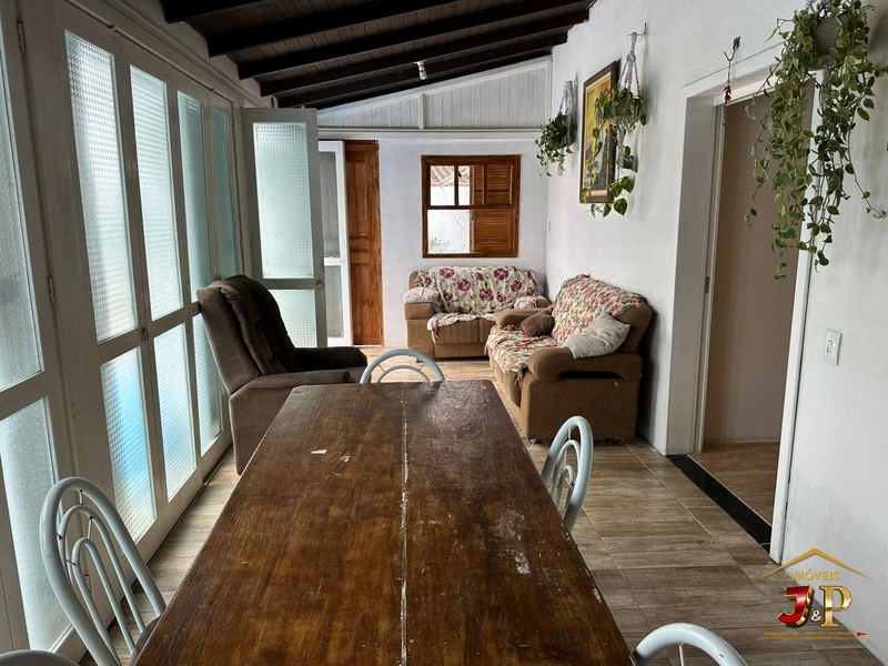 Casa com estrutura para um caminhão: 8ª foto da galeria de imagens do imóvel