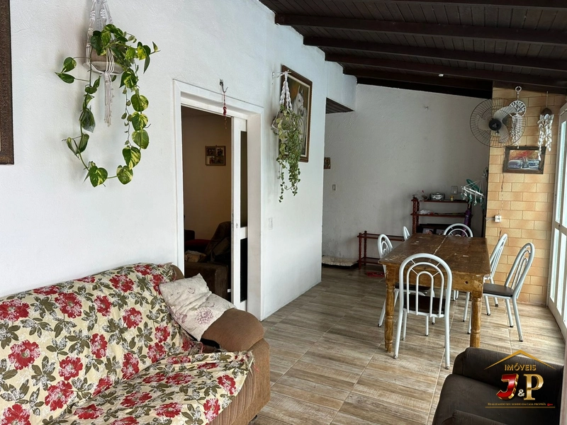 Casa com estrutura para um caminhão: 7ª foto da galeria de imagens do imóvel