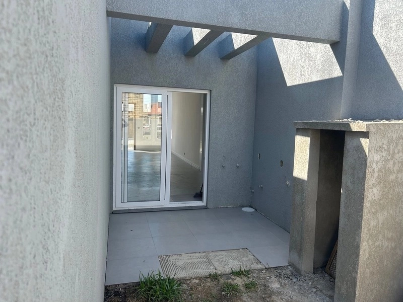 Casa à Venda com 2 Dormitórios, Suíte e Churrasqueira!!!: 3ª foto da galeria de imagens do imóvel