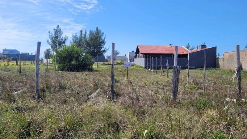 Terreno à Venda no Bairro Jardim Beira Mar – 300m², a 4 Quadras do Mar: 1ª foto da galeria de imagens do imóvel