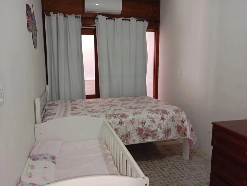 Casa bem localizada com 3 dormitórios e grande pátio: 20ª foto da galeria de imagens do imóvel