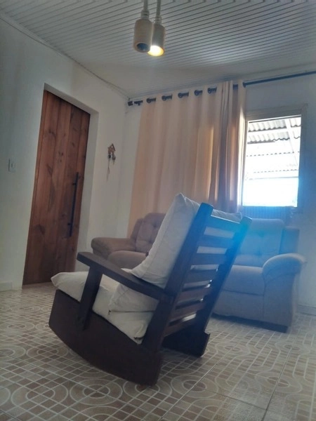 Casa bem localizada com 3 dormitórios e grande pátio: 13ª foto da galeria de imagens do imóvel