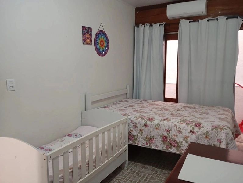 Casa bem localizada com 3 dormitórios e grande pátio: 17ª foto da galeria de imagens do imóvel
