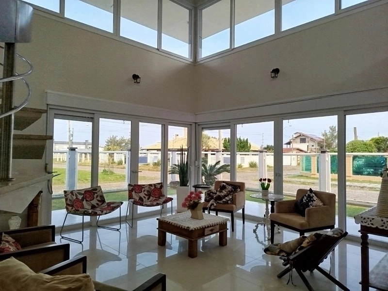 Magnífica Casa Mobiliada com 4 Dormitórios e Piscina Aquecida: 6ª foto da galeria de imagens do imóvel