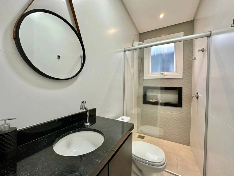 Casa mobiliada com 3 dormitórios a 30m do mar: 3ª foto da galeria de imagens do imóvel