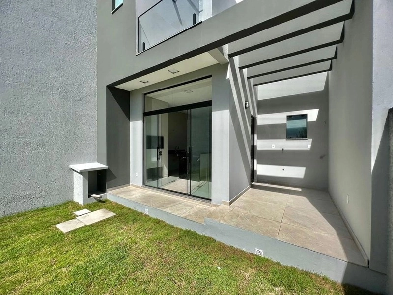 Casa com 2 dormitórios e vista para o mar: 2ª foto da galeria de imagens do imóvel