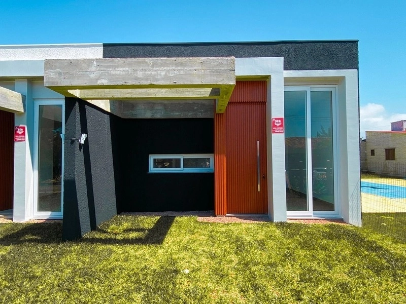 CASA 3 DORMITÓRIOS (1 SUÍTE) - PRÓXIMO AO MAR EM EXCELENTE LOCALIZAÇÃO: 1ª foto da galeria de imagens do imóvel