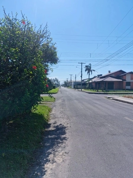 Casa perto da praia com 3 dormitórios: 22ª foto da galeria de imagens do imóvel