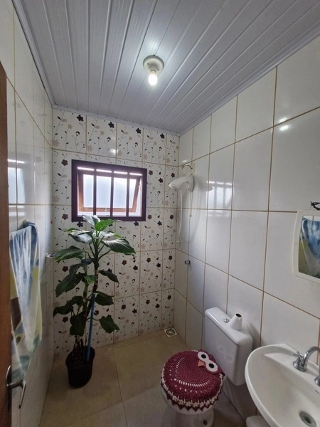 Casa perto da praia com 3 dormitórios: 9ª foto da galeria de imagens do imóvel