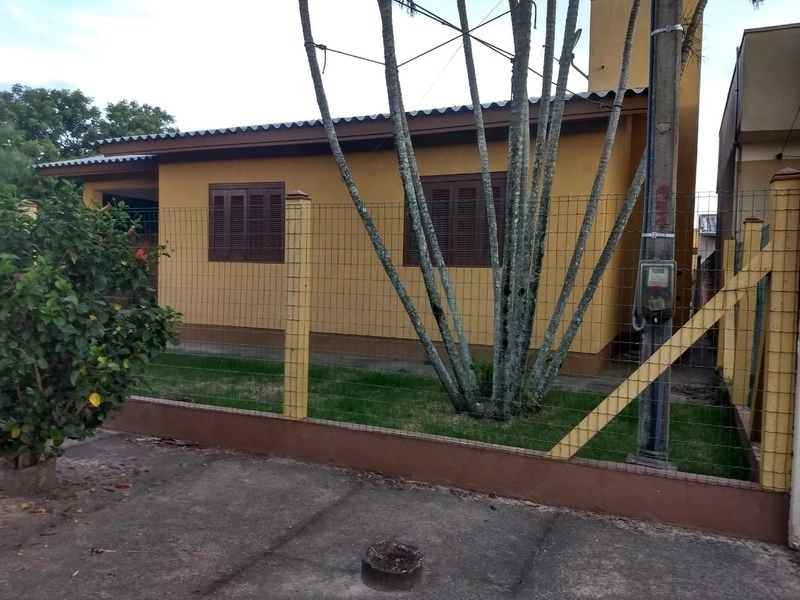 Casa com 2 dormitórios no bairro Jardim Beira Mar: 2ª foto da galeria de imagens do imóvel