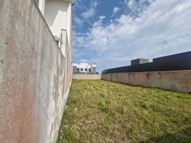 Terreno com ótima localização para você construir na Jardim Beira Mar: 1ª foto da galeria de imagens do imóvel