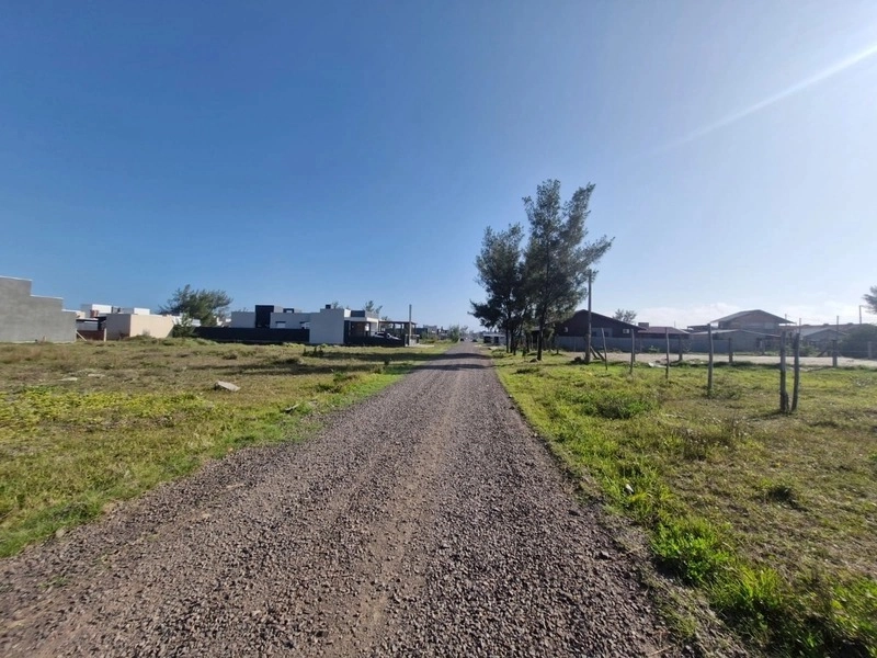 Terreno próximo à praia pronto para construir: 7ª foto da galeria de imagens do imóvel