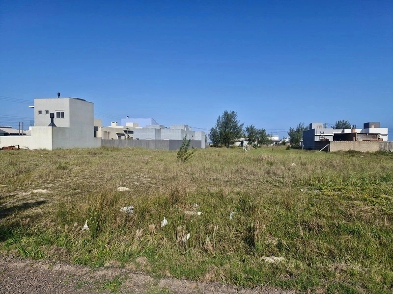 Terreno próximo à praia pronto para construir: 6ª foto da galeria de imagens do imóvel